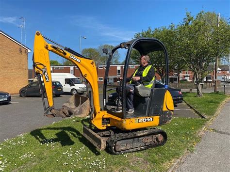 mini digger and driver hire nottinghamshire|hire mini digger and operator.